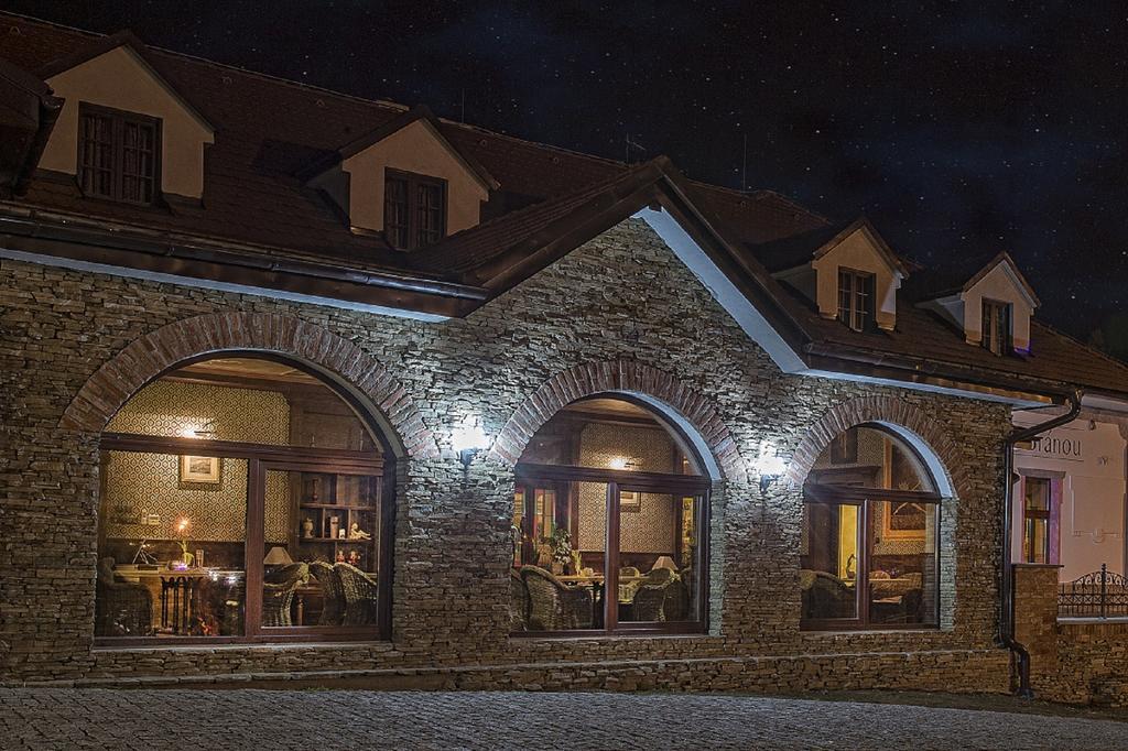 Hotel Pod Branou بارديوف المظهر الخارجي الصورة